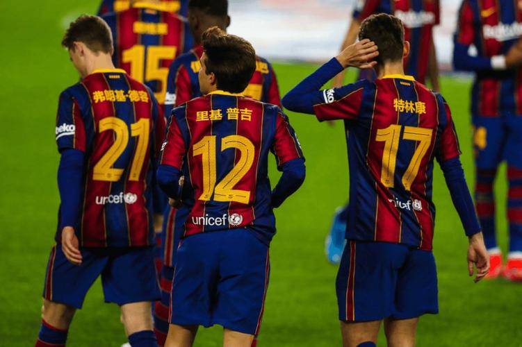 日本野外轮番歼敌对媒体产业的促进 日本野外轮番歼敌对媒体产业的促进